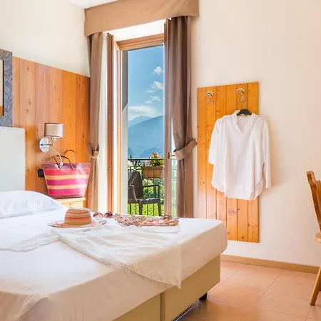 Agritur Eden Marone Farm stay *