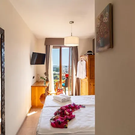 Agritur Eden Marone Farm stay *